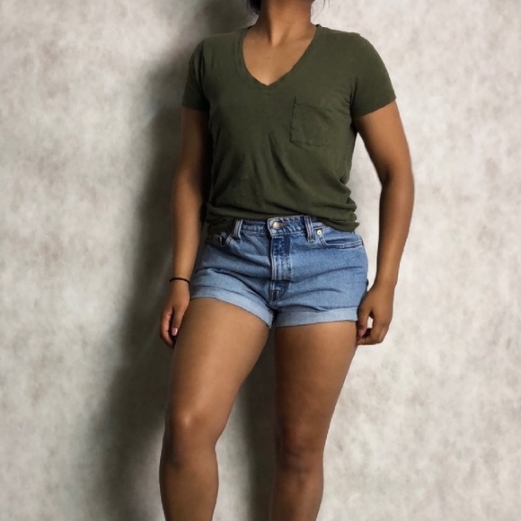 SOLD Madewell Army Soft Cotton Tshirt V Neck - Picture 4 of 6